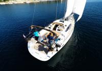 bateau à voile voilier elan 45 impression arrière cockpit